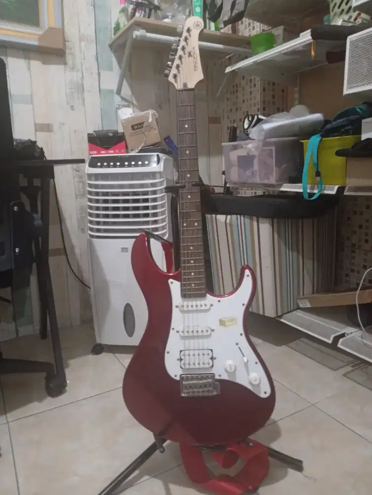 Guitar listrik Yamaha Pacifica Pac112J