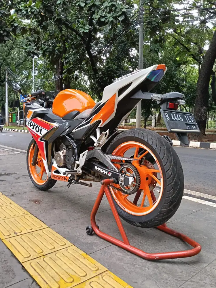 DIJUAL CASH HONDA CBR 150R THN 2016 PAJAK OFF SIAP PAKAI
