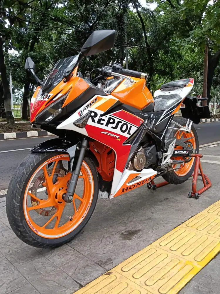 DIJUAL CASH HONDA CBR 150 THN 2016 PAJAK OFF 2X SIAP PAKAI