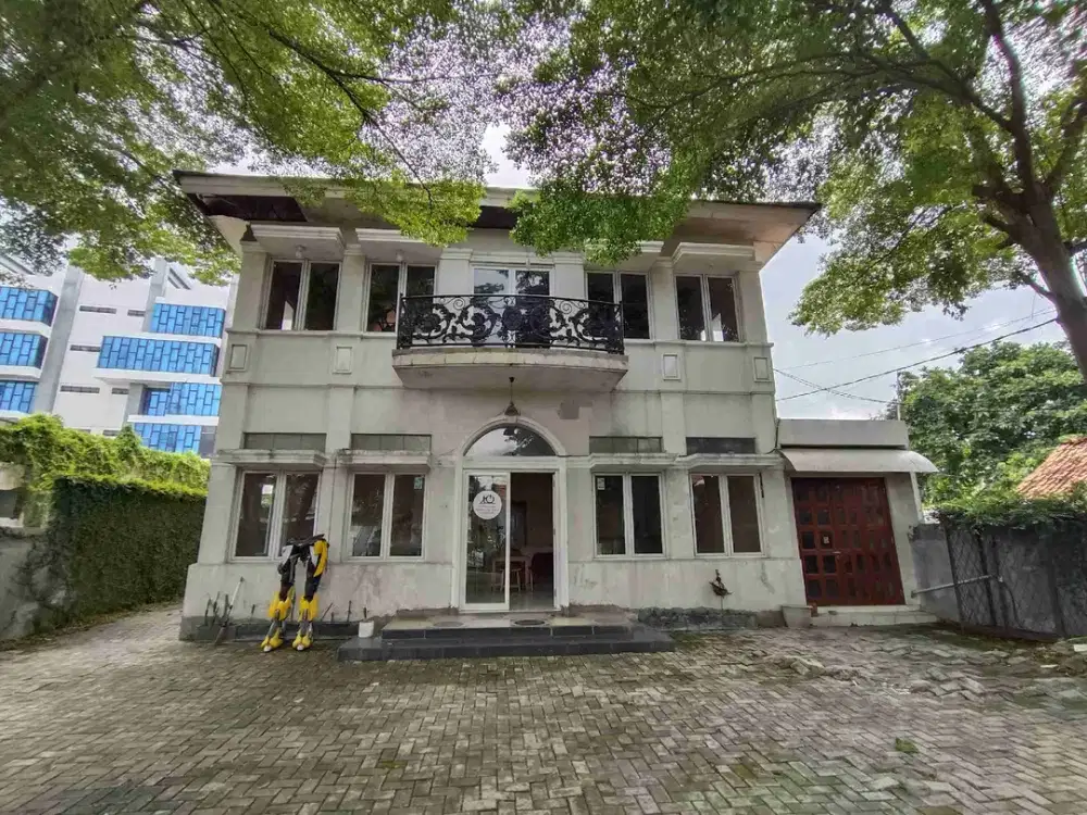 Di jual dan di  sewakan  Ex resto  yg sangat  cantik,   lokasi  strategis,   di Marga jaya,   Bekasi Selatan.