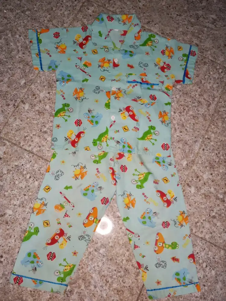 Baju tidur anak laki laki
