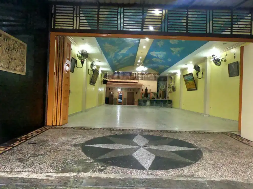 Rumah Cantik Plus Tempat Usaha-Lokasi Strategis Dan Siap Huni