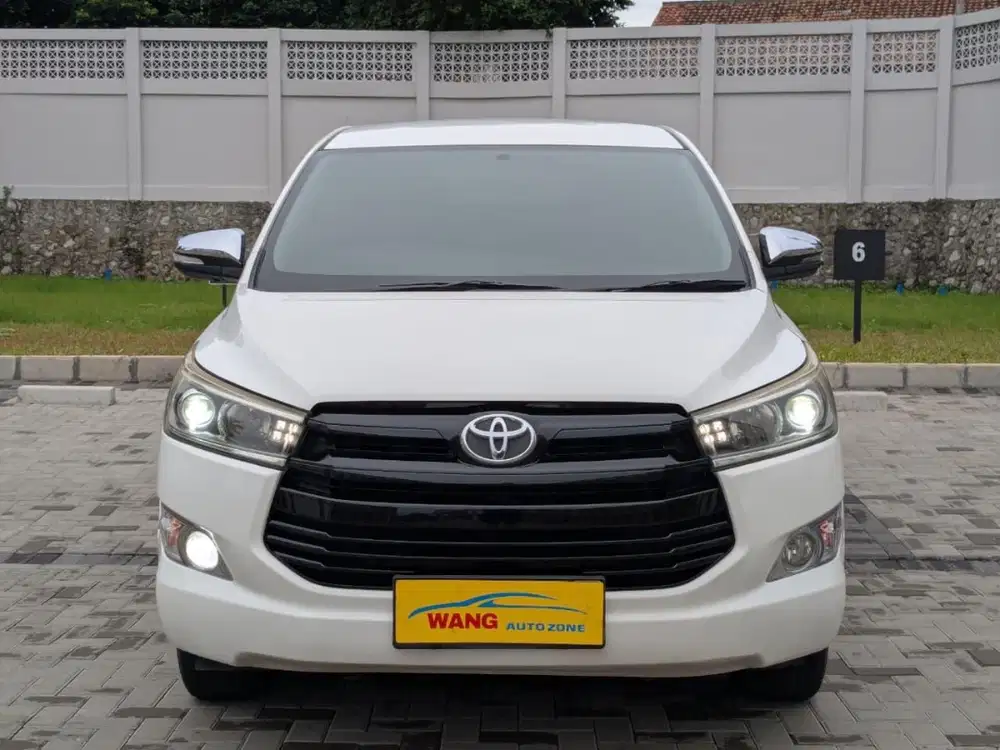Kijang Innova Q 2.4 2016 tangan 1