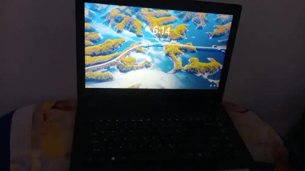 Di jual laptop Acer Aspire 1 A