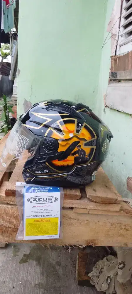 HELM ZEUS 613C/AJ20 MOTIF MODULAR kondisi 100% BARU.