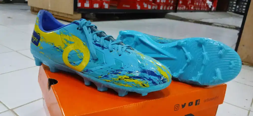 Sepatu bola ortus murah masih baru