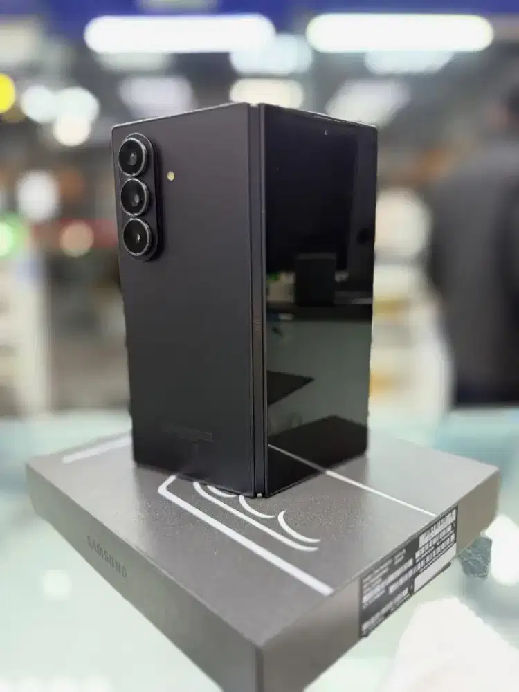 samsung z fold 7 12/512 jet black on garansi samsung indonesi like new