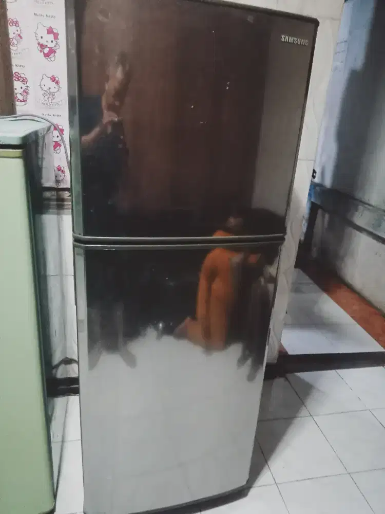 Kulkas Samsung 2 pintu blm pernah servis