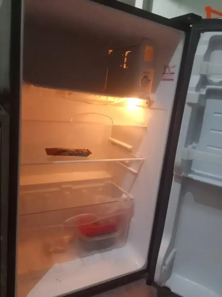 Jual kulkas Karena mau beli kulkas yg lebih besar