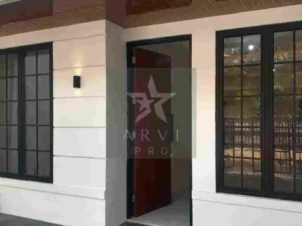 Disewakan atau di Jual Rumah 2 lantai di pondok kelapa duren sawit