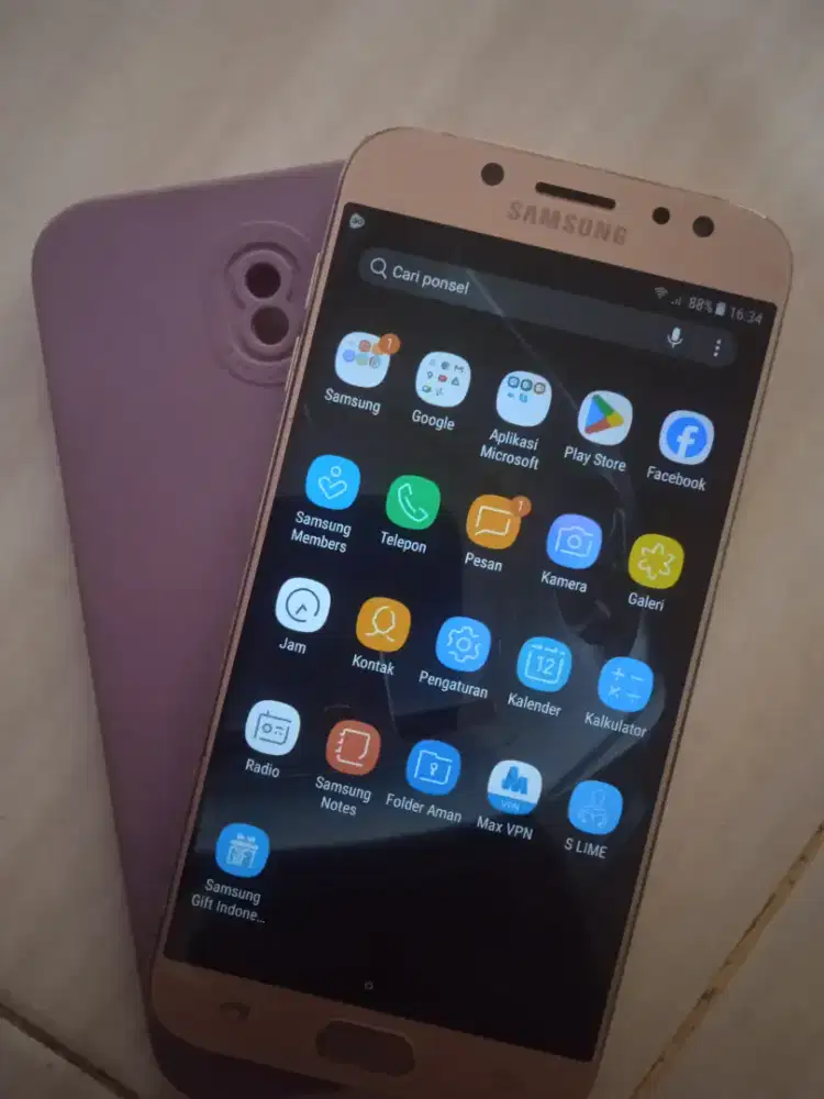 Samsung J7pro Ram 3/32gb minus pemakaian hp only siap pakai