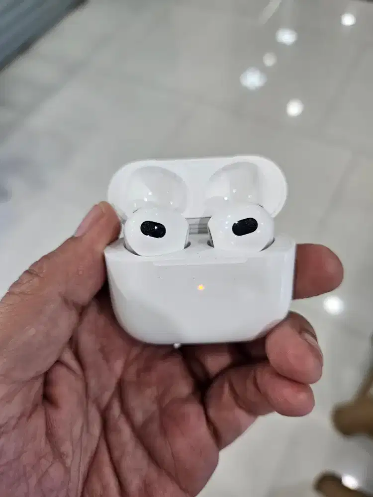 Airpods gen 3 resmi Indonesia 1000% normal tanpa kendala