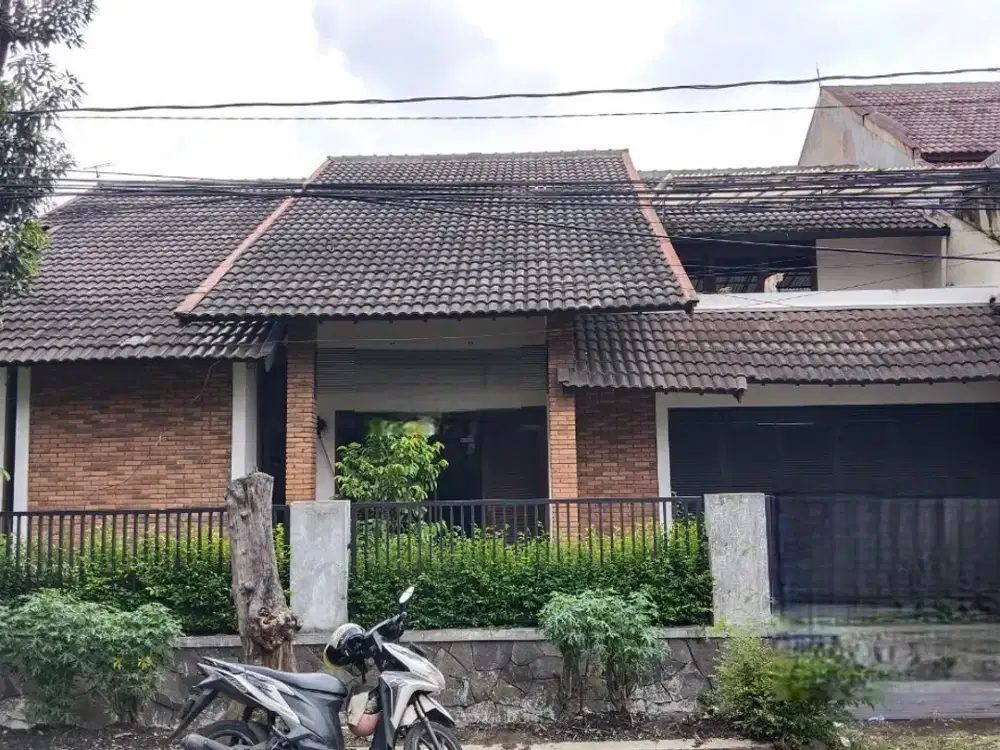 rumah lama murah luas besar di bawah pasar antapani bandung kota