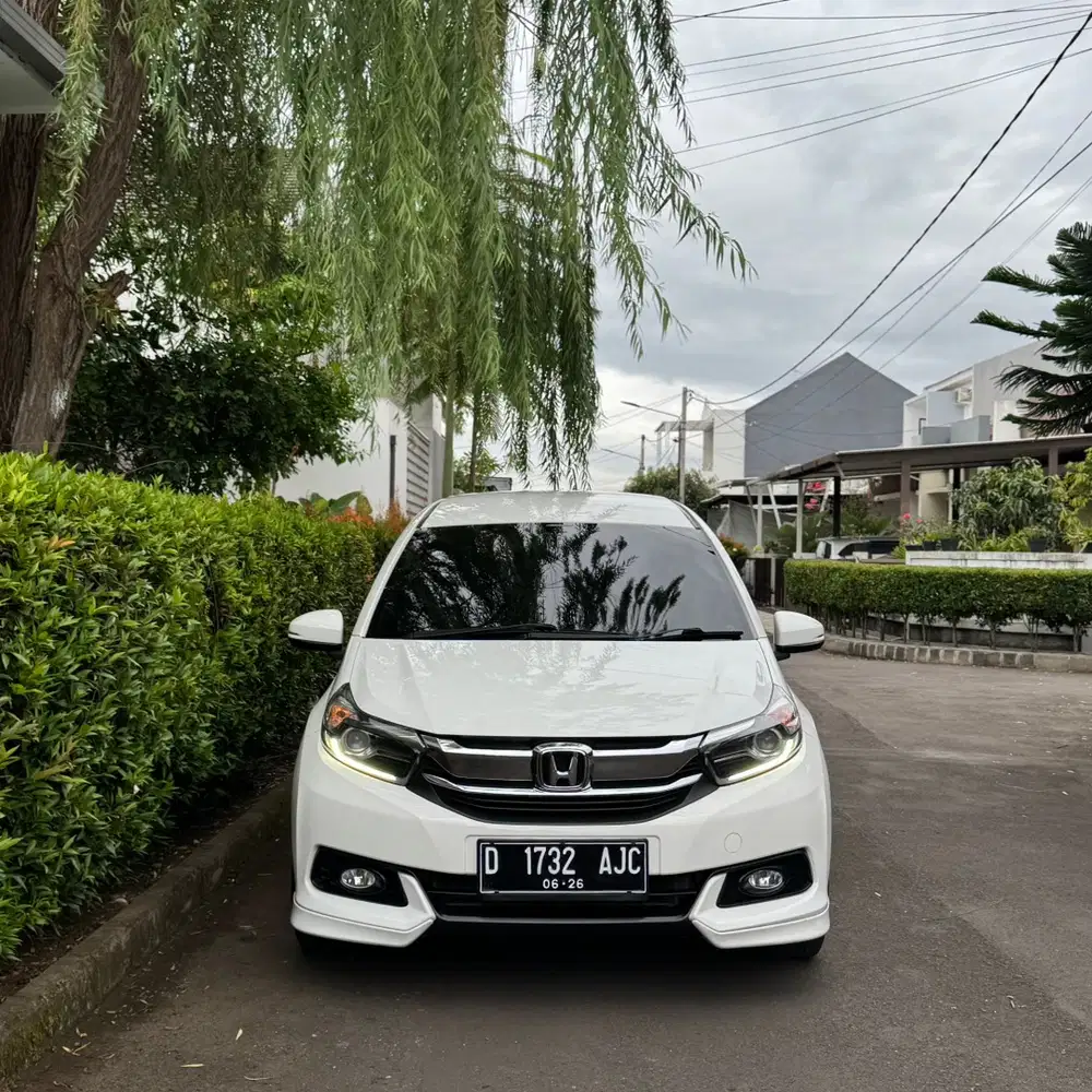 Honda Mobilio 1.5 E AT CVT Putih Terawat