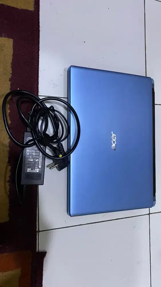 Laptop Acer V5-471
CORE i5
SSD 128GB + HDD 750GB