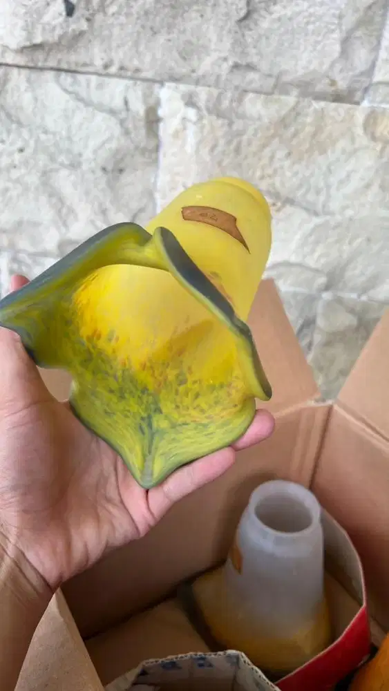 Kap Lampu (Lamp Shade) Antik Kuning Gradasi Biru-Hijau