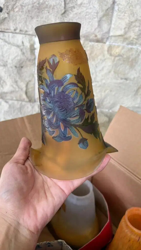 Kap Lampu (Lamp Shade) Antik Gradasi Motif Bunga Daun Timbul