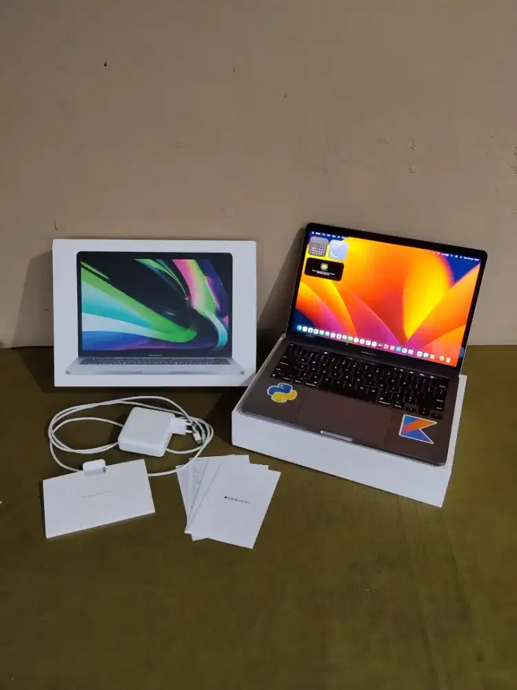 MacBook Pro M1 8/256 Fullset Lengkap