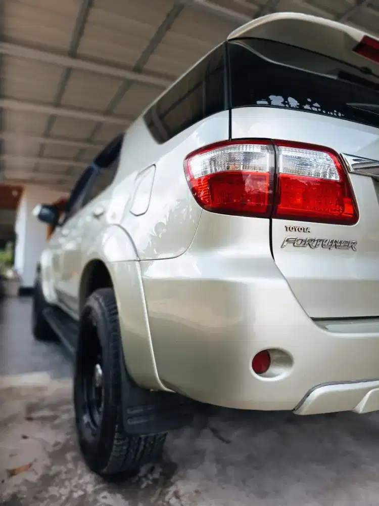 Dijual Toyota Fortuner diesel 2011