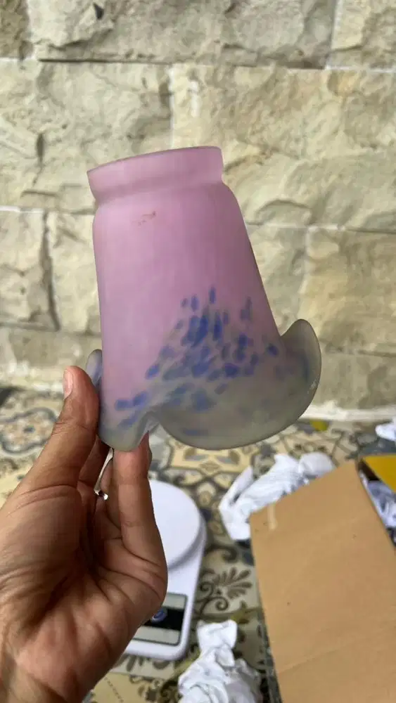 Kap Lampu (Lamp Shade) Antik Merah Muda