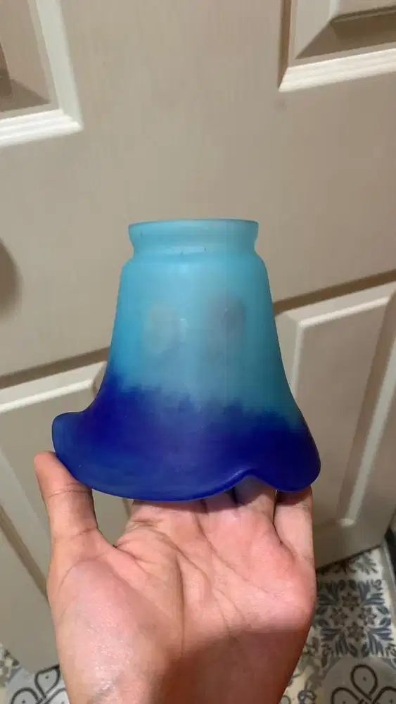 Kap Lampu (Lamp Shade) Antik Biru