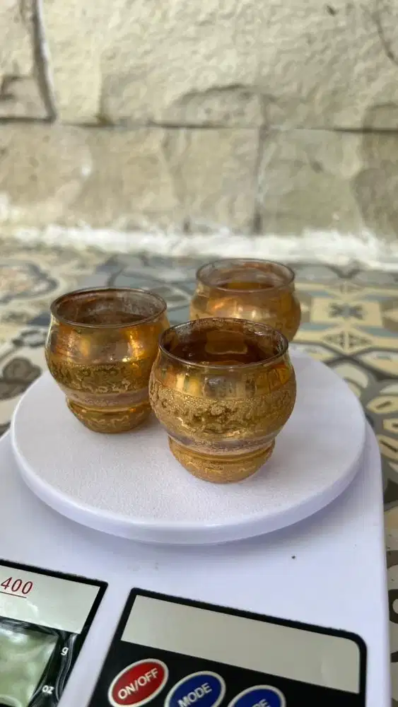 Set Gelas Kecil Emas Antik (3 buah)