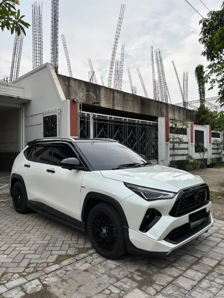 Yaris cross hybrid istimewa