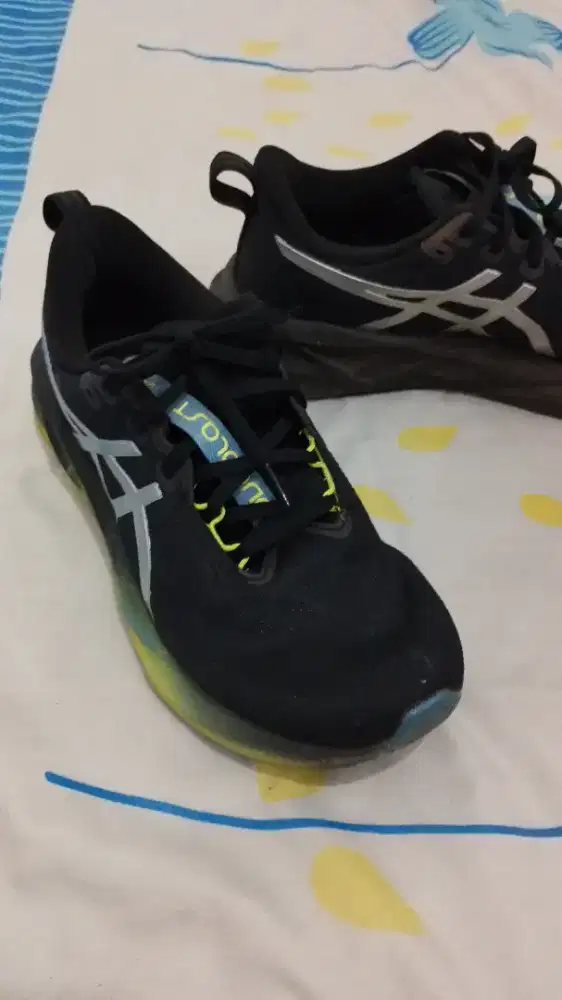 Asics running novablast 5 UK 425 original