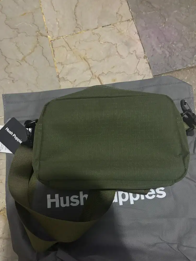 Di jual tas hush pupies