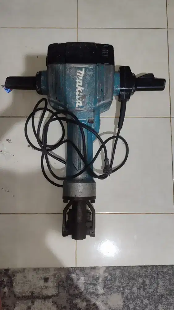 Jackhammer makita hm1810