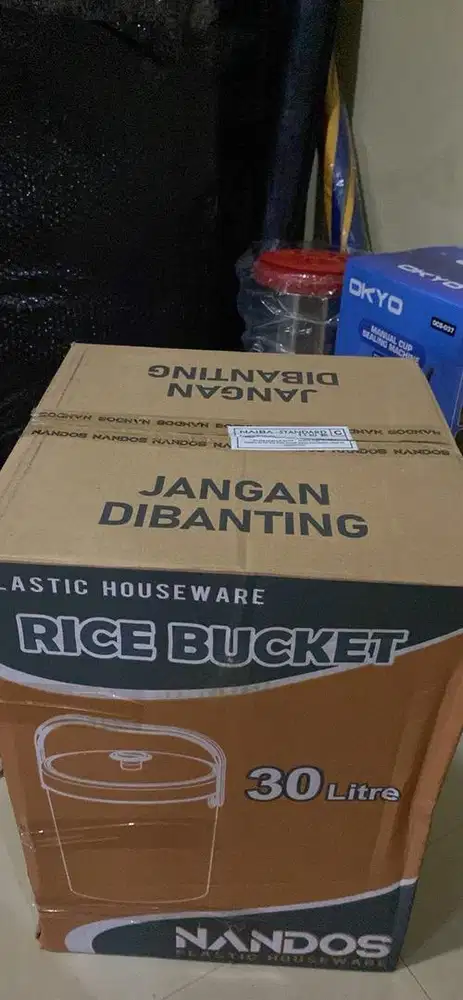 Di jual box es atau nasi