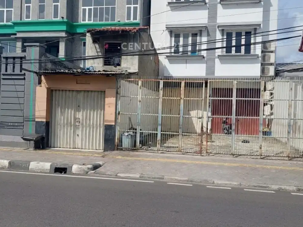 Disewakan Ruko Siap Huni 3 Lantai Di Jalan Bekasi Raya Jatinegara