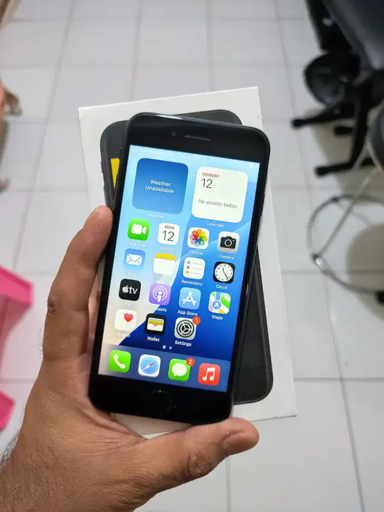 IPHONE SE 2020 128GB SIAP PAKAI