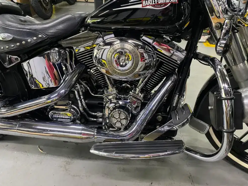 Harley davidson heritage softail