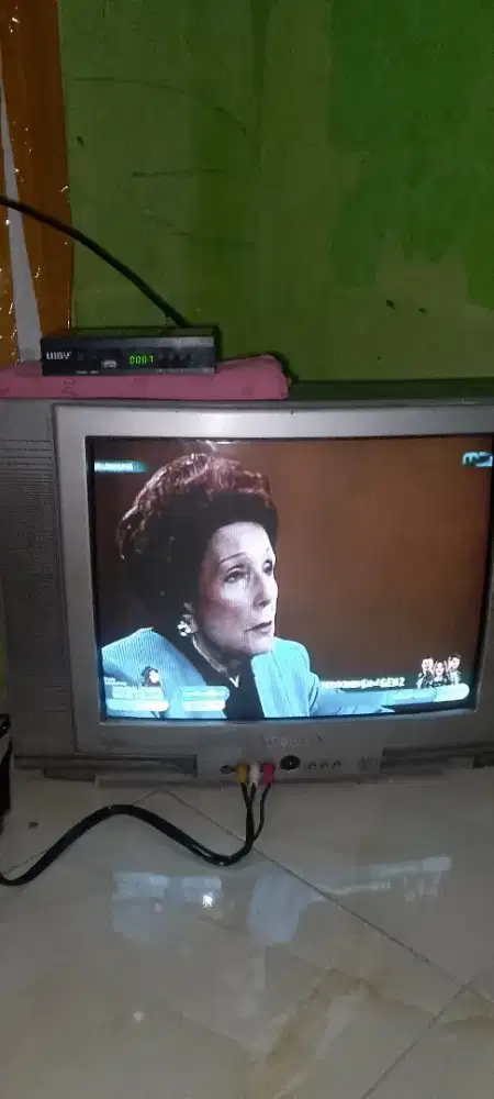 TV merek Toshiba 29inc