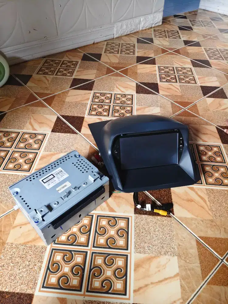 Head unit ampli radio audio amokifier ford fiesta