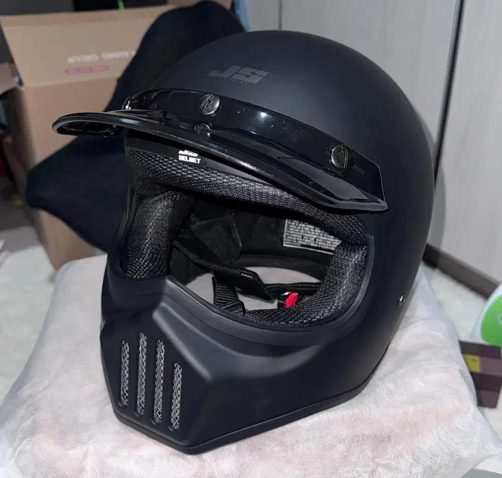 (BARU) Helm Cakil Merk JS Size L - Hitam Doff