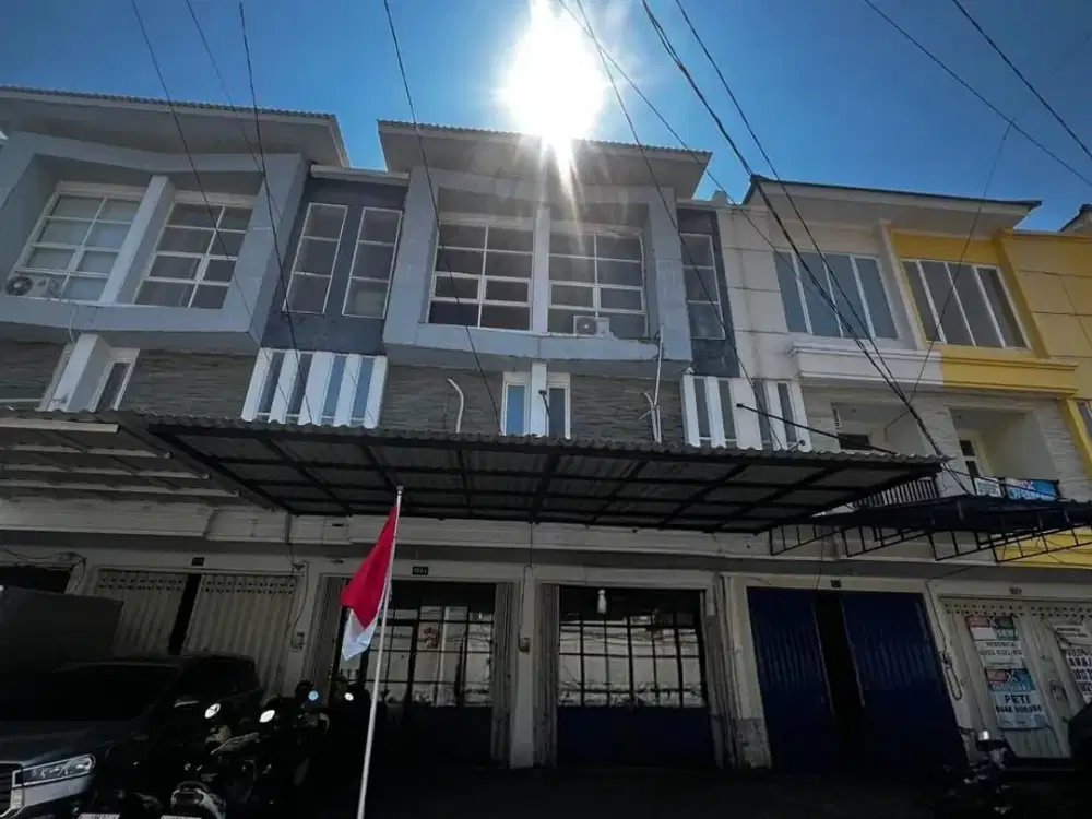 Ruko 2 jejer ganging di ploso timur dimensi 4x19 meter bangunan 3 lantai sudah ada lift Barang