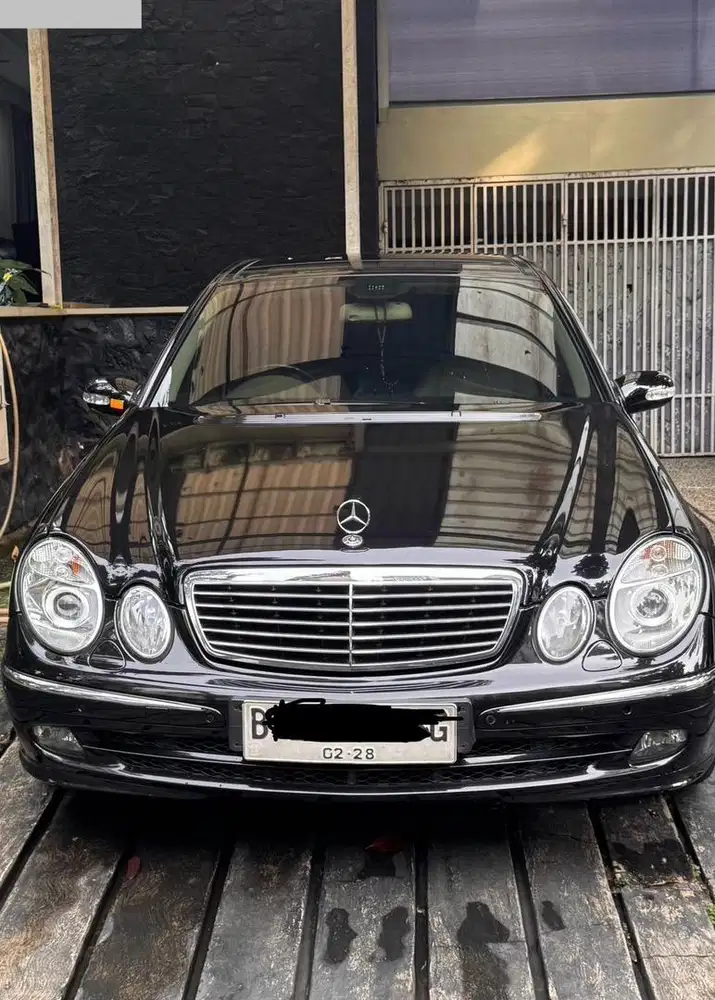 W211 Mercedes Benz E240 Avantgarde 2006 CBU