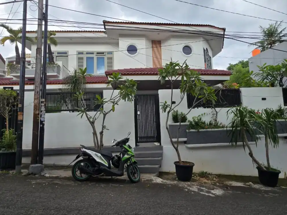 FOR SALE KEBAYORAN LAMA RUMAH SIAP HUNI DALAM KOMPLEKS