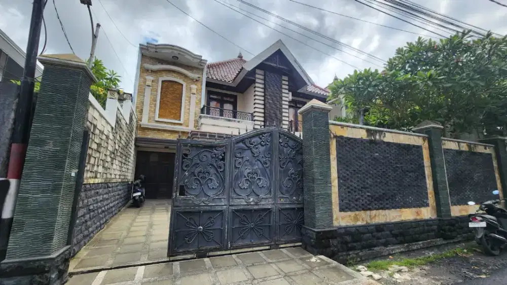 DI JUAL RUMAH MEWAH DI BADAK AGUNG RENON , DENPASAR