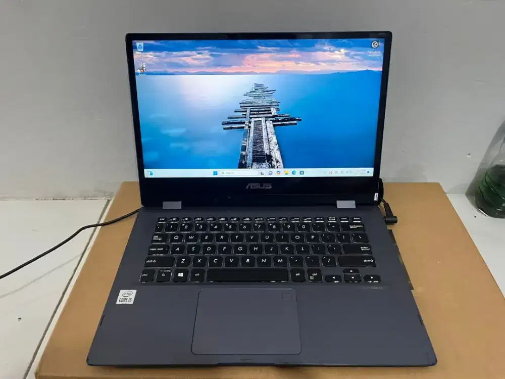 Asus TP412FAC, 2 in 1 bisa jadi tablet