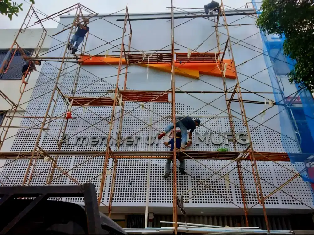 ACP Facade. Panel Fasad Custom. Cladding dan Lettersign. Curtain Wall