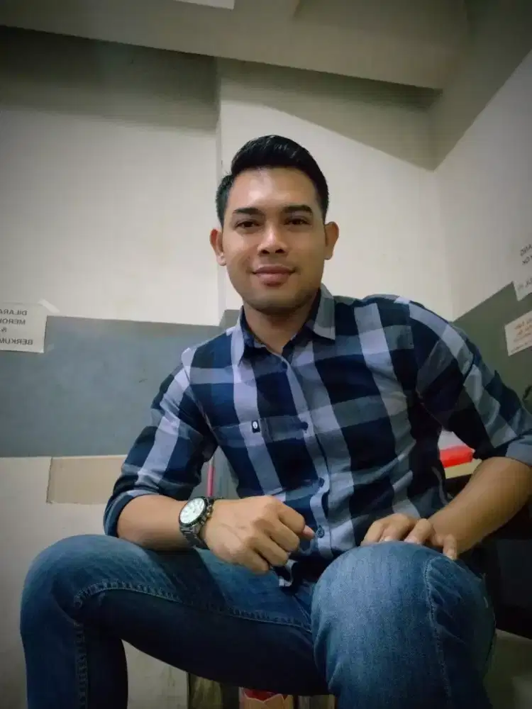 Mencari pekerjaan / membutuh kan pekerjaan sebagai driver