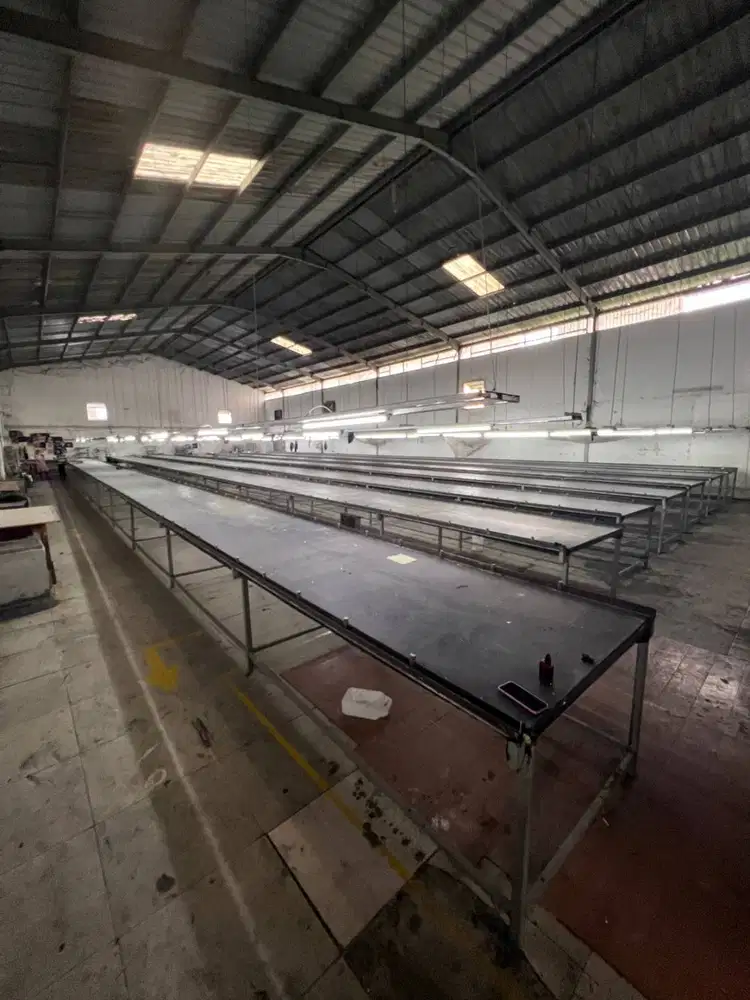 Operator sablon manual kaos oblong