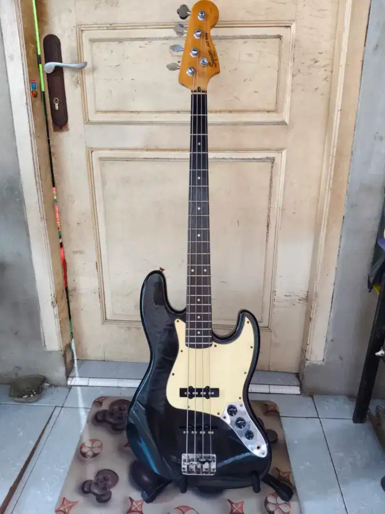 Squier Jazz Bass Standard Series Original Made in Indonesia