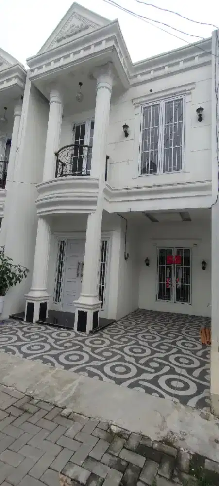 Disewakan Rumah Lux 4 KT Grand Depok City