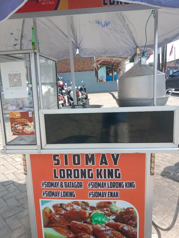 Dibutuhkan karyawan untuk menjaga stand