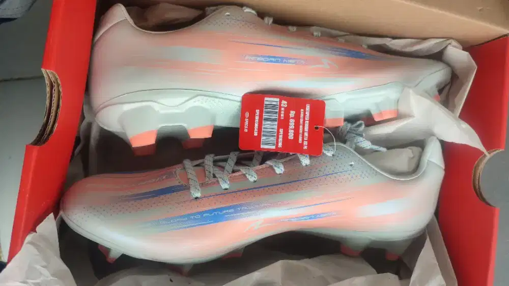 Sepatu bola ukuran 43 Specs . Sepatu minisoccer