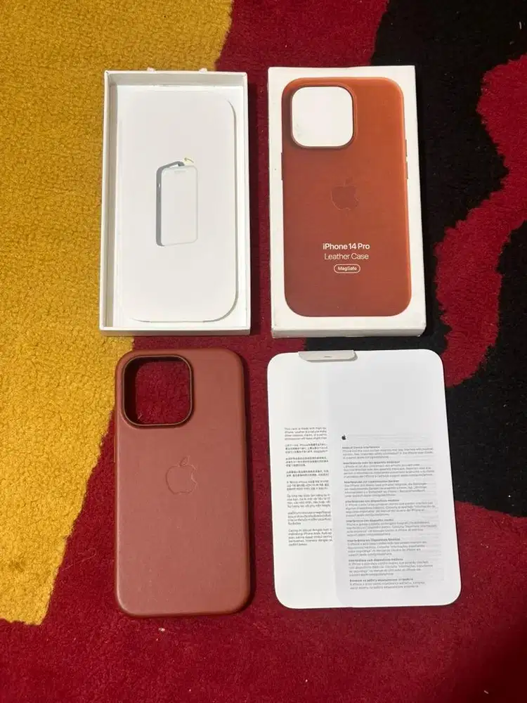 Leather case iphone 14 pro warna umber original ibox